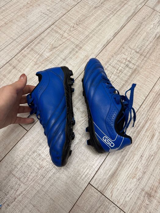 Бутсы футбольные