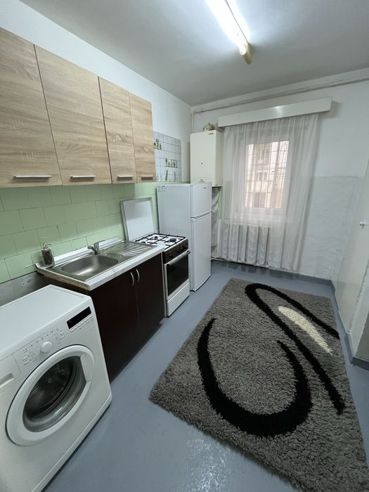 Vând apartament cu 2 camere, et. 1, str. Crângului