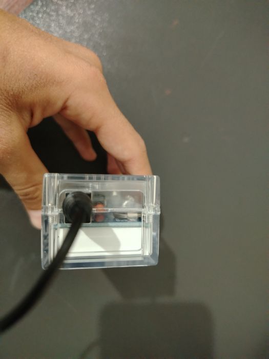 Chiroyli ixcham stol soati