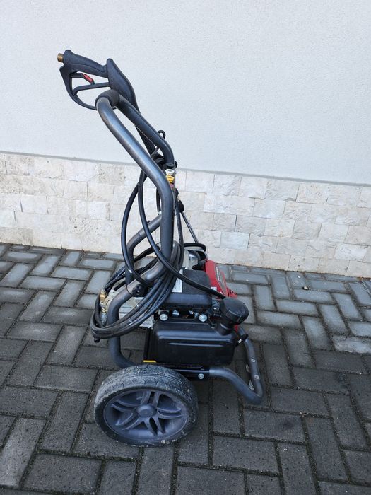 Бензинова водоструйка