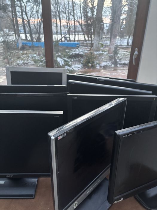 monitoare de vanzare