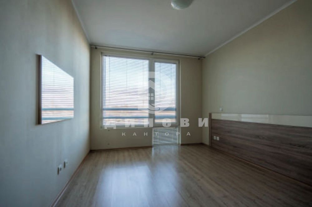 Полуобзаведен апартамент в Кършияка