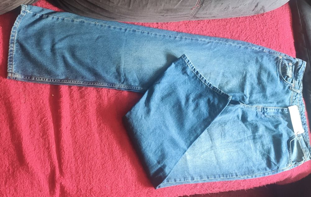 Vand blugi noi,marimea 42