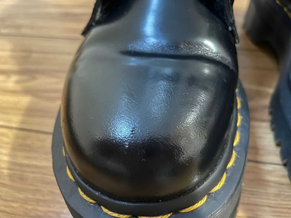 Bocanci Dr Martens cu talpa inalta marimea 37