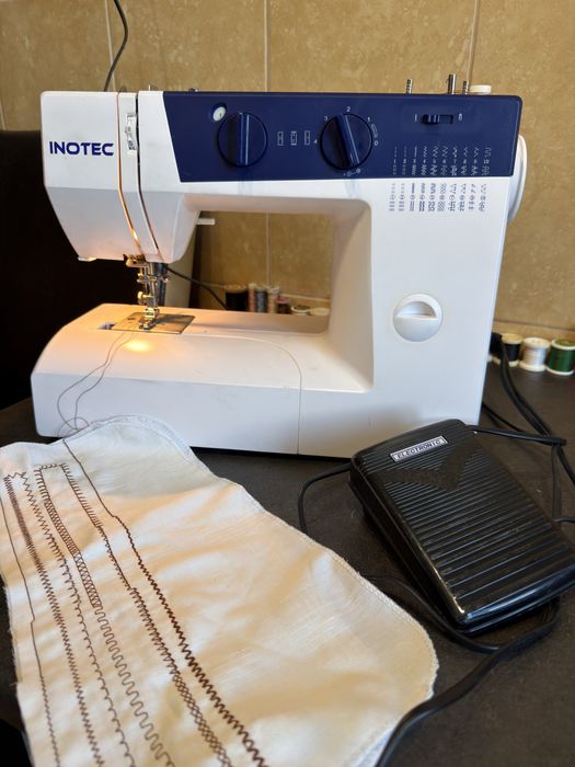 Masina de cusut festonat si butoniere Inotec (ca noua)
