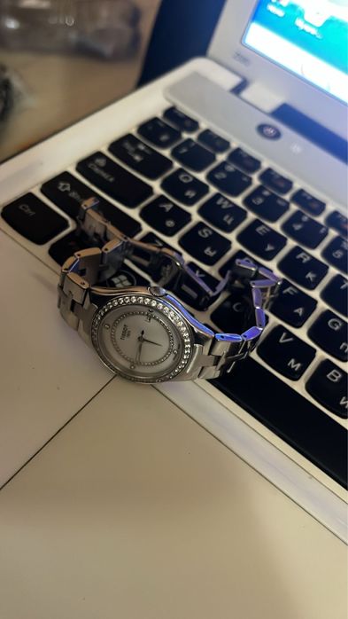 Tissot Flamingo — классика, сапфир, сталь