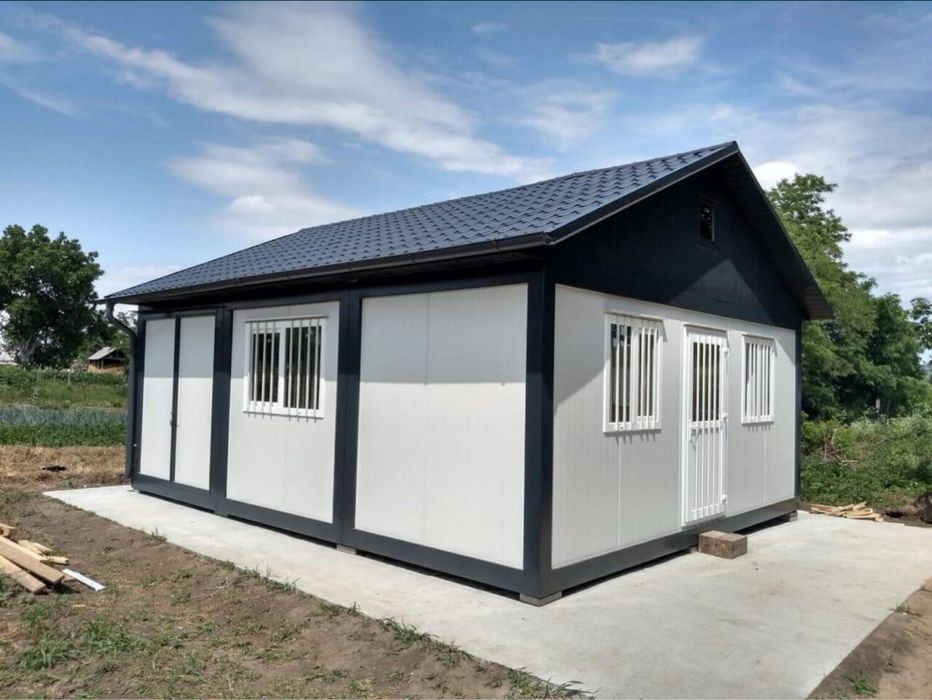 Realizam case din panouri la rosu sau la cheie