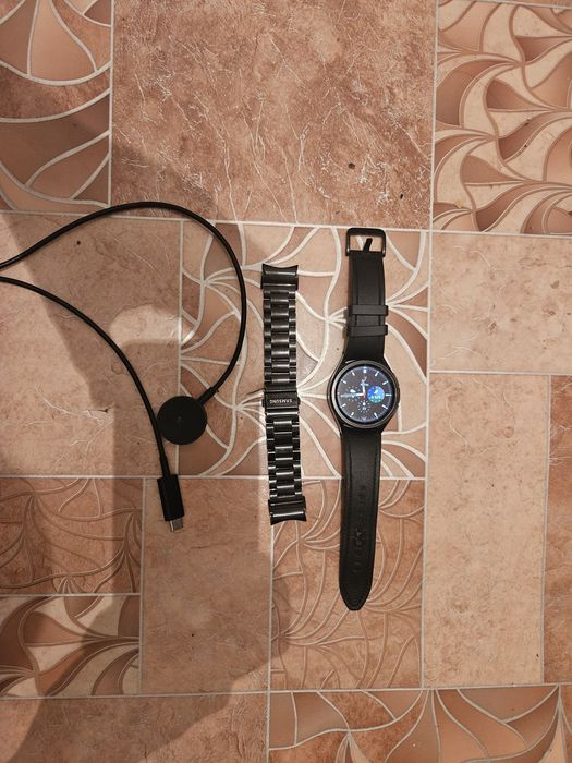 Продам часы самсунг уач 6
