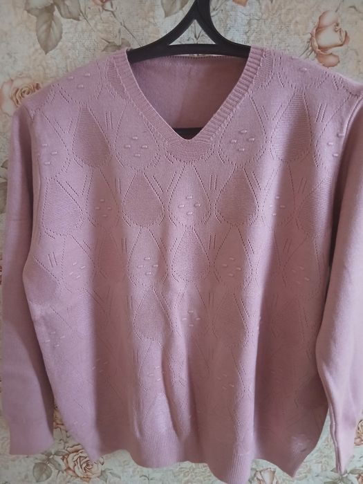 В продаже кофты весенний-осенний