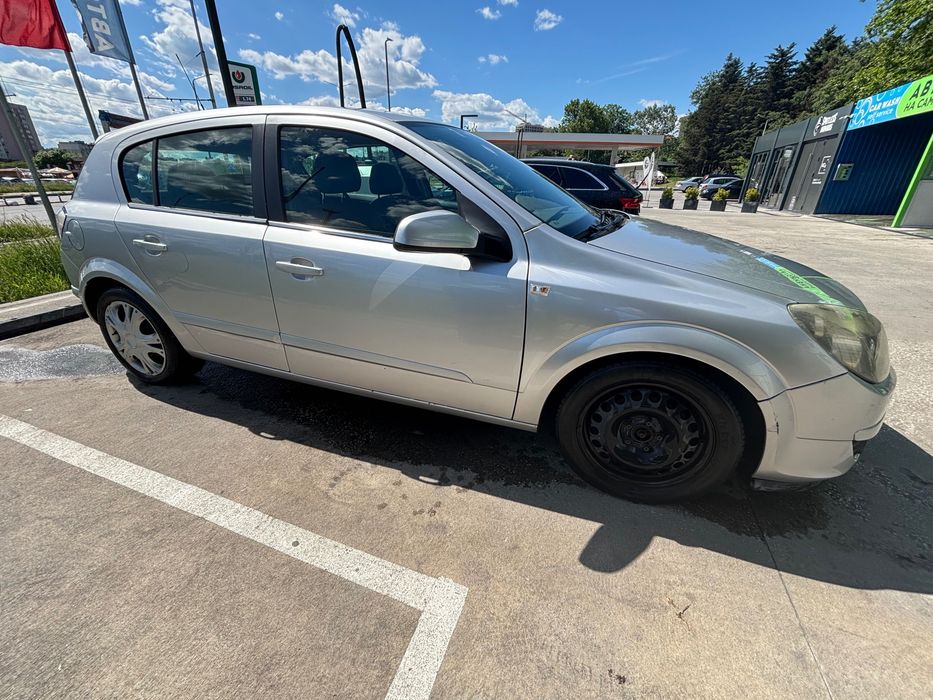 Автомобил Opel Astra