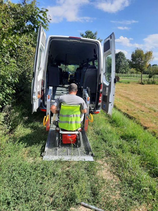 Vehicol pentru transport persoane cu disabilități