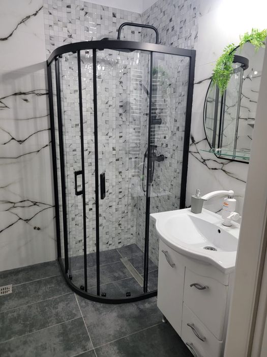 Inchiriez apartament 2 camere la casa