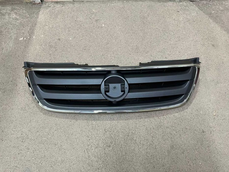 Решетка радиатора Nissan Altima 2004 Ниссан Алтима 2006