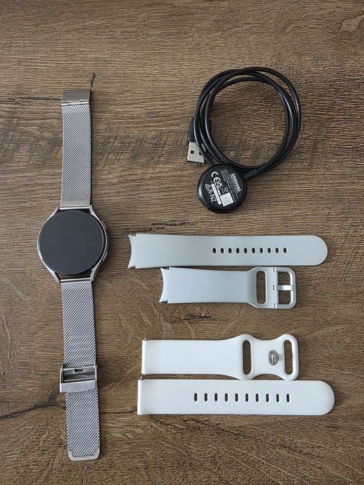 Samsung watch 4 - 44mm argintiu