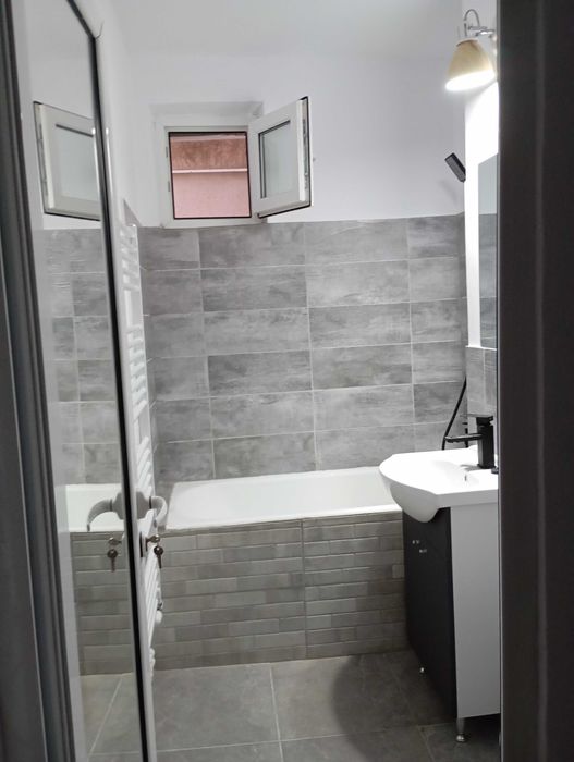 Închiriez apartament cu 2 camere decomandat M20