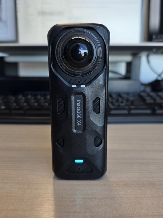 Vand insta 360 x4 Original 2 baterii