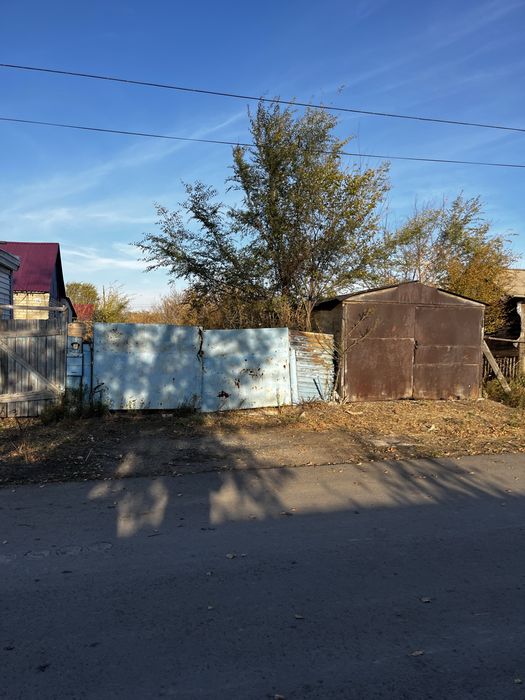 Продам дом с гаражом в бедняцком