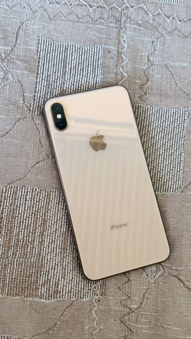 Продам Айфон Xs max фейс трутон работает