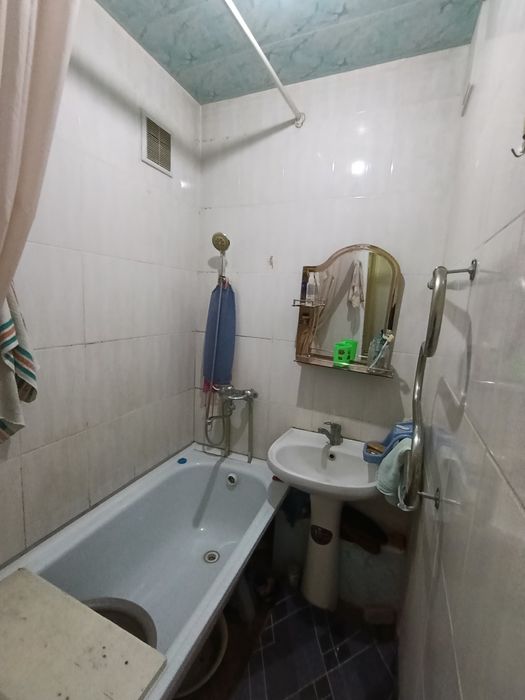 3хкомн кв 4 эт 11мкр не угл