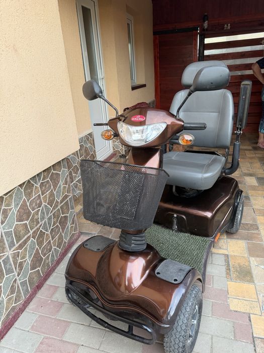 Scuter electric 4 roti