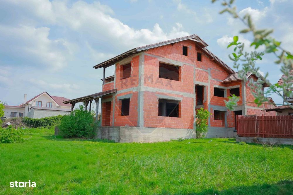 De vânzare proprietate cu două clădiri la roșu, Cordău – Băile Felix