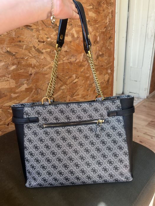 Дамска чанта Guess