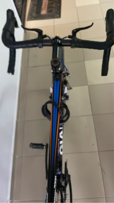 Продаю шоссейный велосипед Giant