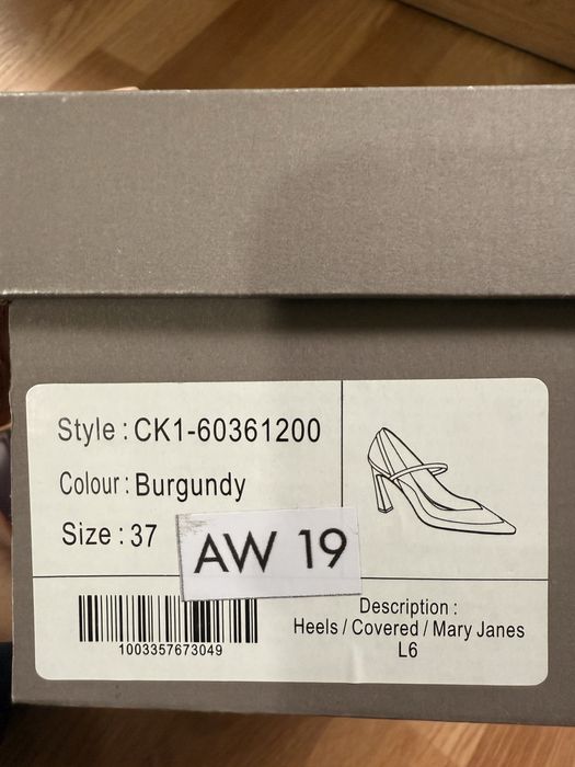 Шикарные туфли Charles&Keith, новые