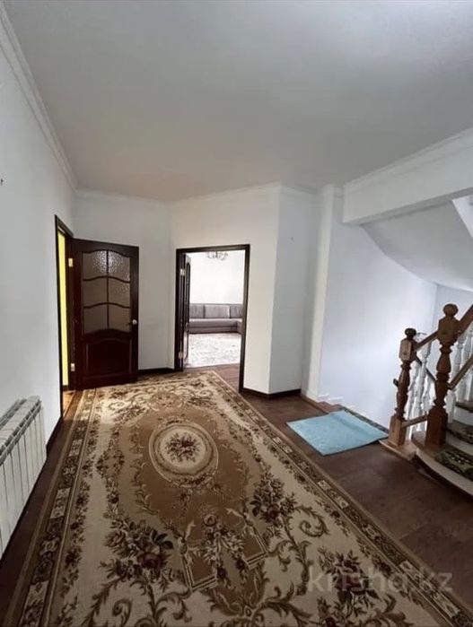 Сдается коттедж в  Юнис сити. 300 кв2 в