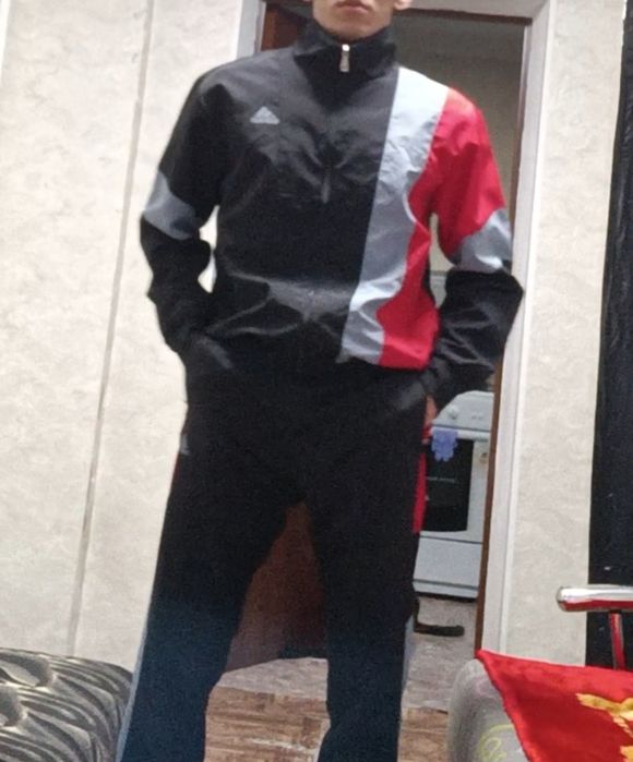 Спортивный костюм