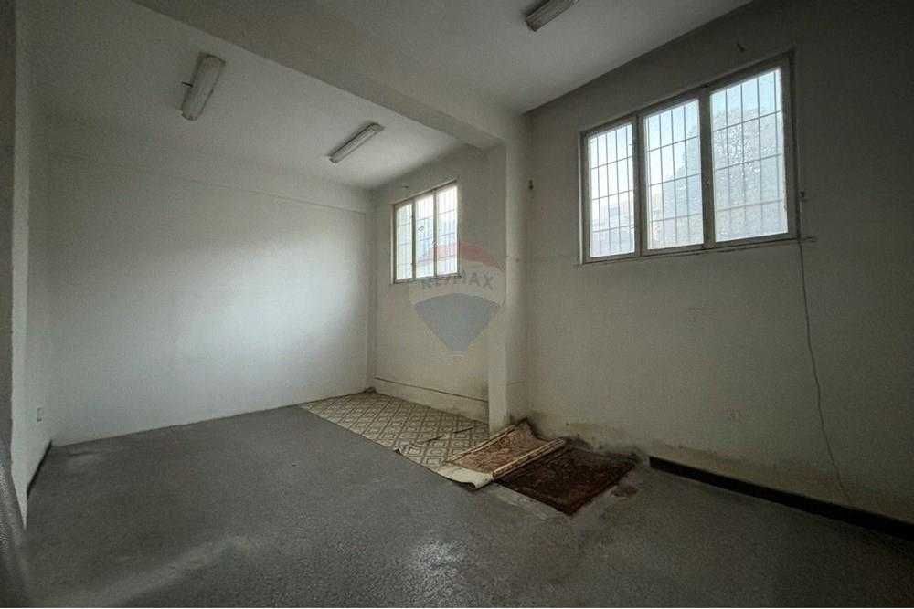 Дава се под наем Магазин в Шумен, Математическа гимназия - 269 кв.м за 1504 € - Снимка #11