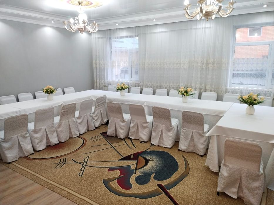 Аренде столы и стулье