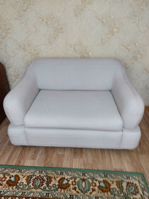 Диван 2х местный