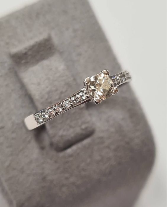 Inel din aur alb 18k, cu diamante naturale, IAU825