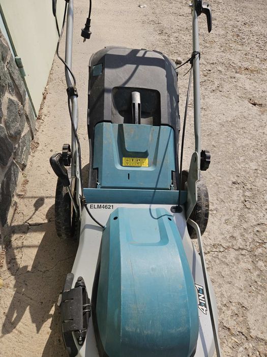 Електрическа косачка Makita