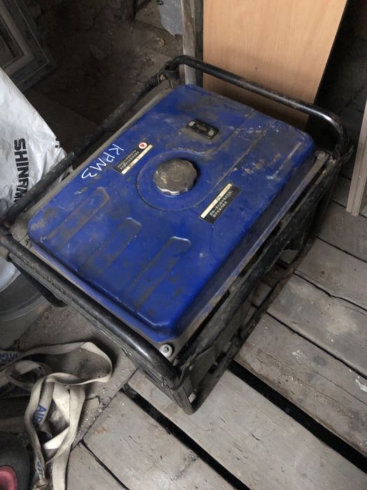 Продаю генератор