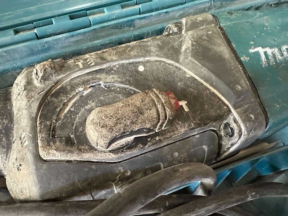 Електрически перфоратор Makita HR2470, 780 W, 2.4 J, с куфар