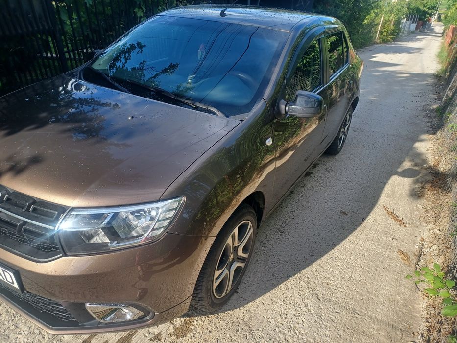 Vând Dacia Logan