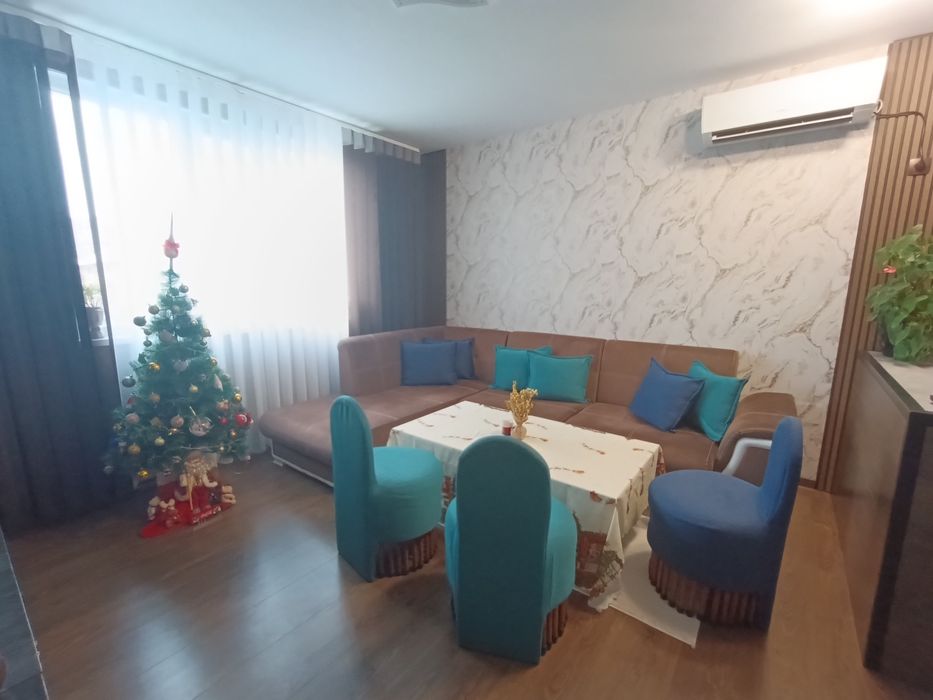 3 броя табуретки+6 възглавнички