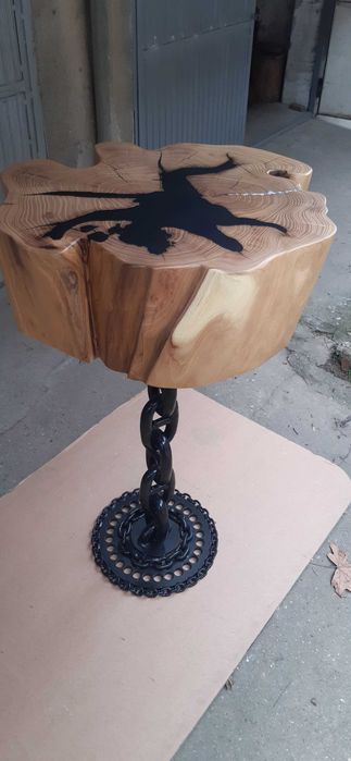 Дизайнерска настолна МАСА