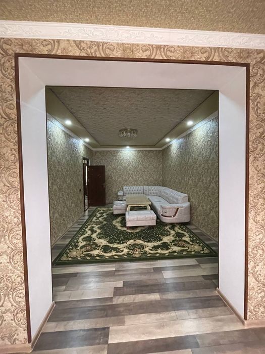 Luks barcha jixozlari bilan 3 xona sotiladi oybek vika oldida