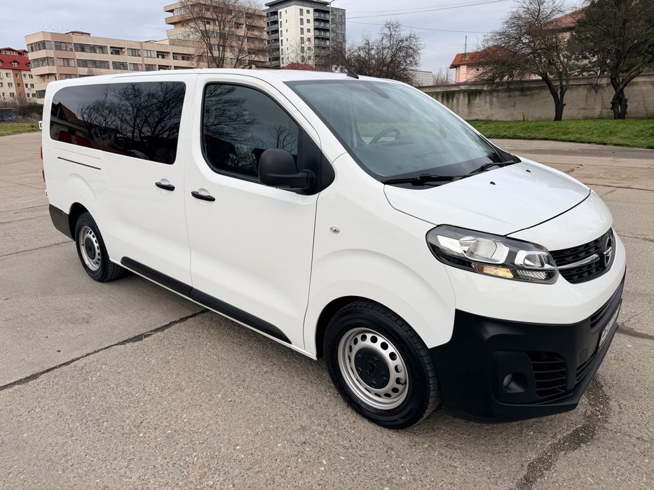Opel Vivaro-9 locuri-an 2021-lunga-clima fata/spate-proprietar de nou!