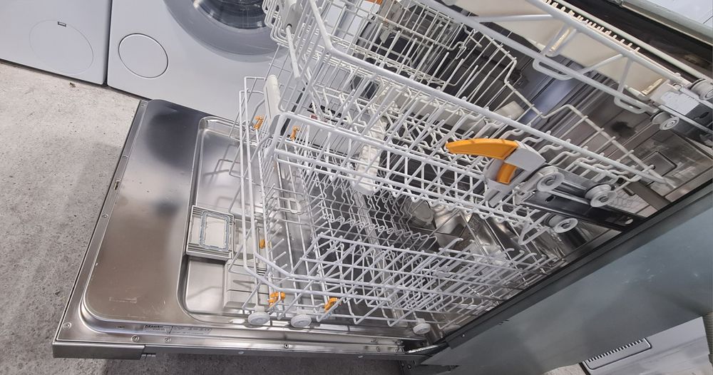 Съдомиялна Miele 60см А++ за частично вграждане  G4203SCi