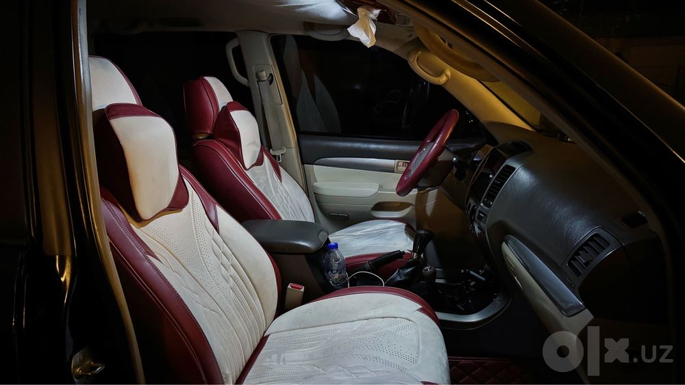 Продаётся Toyota Land Cruiser Prado 2008 года в чёрном цвете.