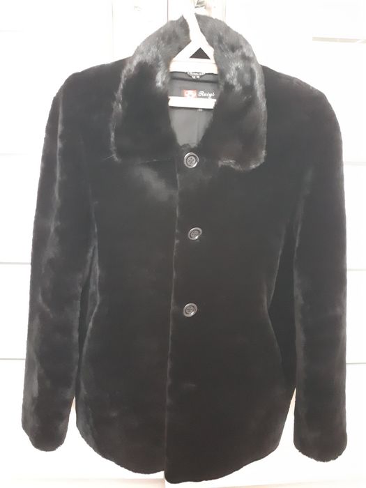 Продам  шубу мутон