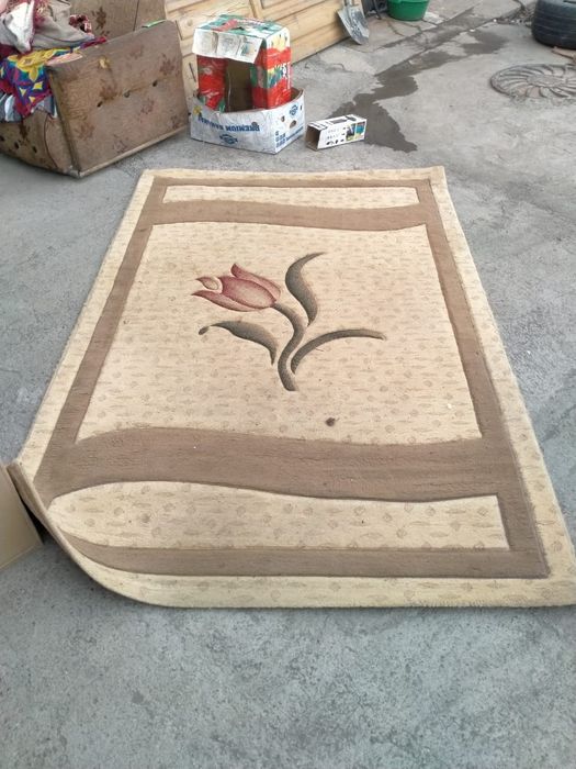 Продам ковёр красивый