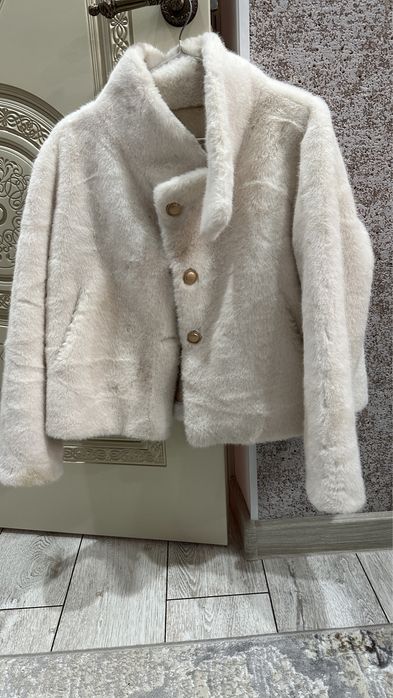 Продам шубы новые