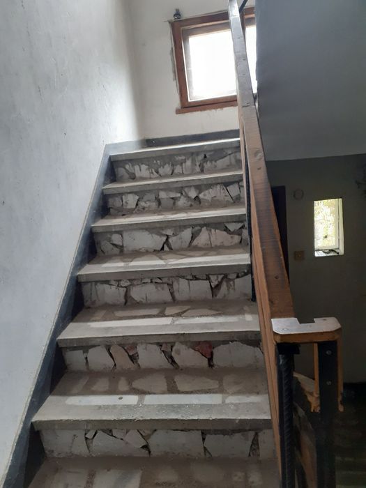 Продавам къща, гр.Перник