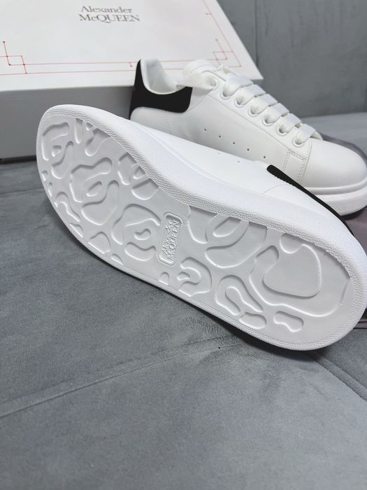 Adidasi Alexander Mcquern “ White” Black”