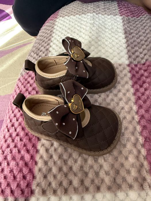 Ботинки на девочку 1,5 -1,7 года